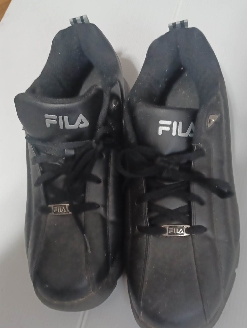 FILA Men's Black Athletic Lightweight Sneakers. Excellent Condition. Size 13